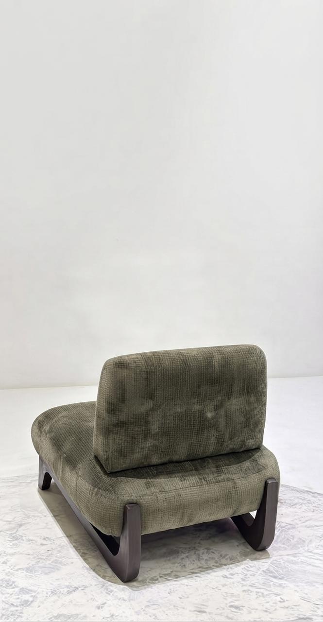 Steppe Slipper Chair